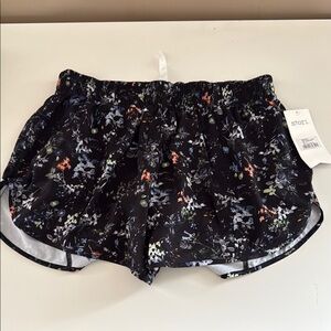 Stori Women's Floral Black Shorts